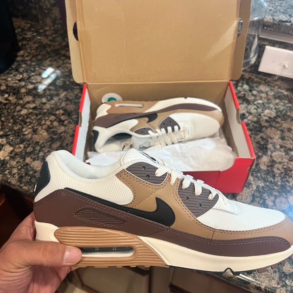 2021 Nike Air Max “Driftwood” - Picture 4 of 6